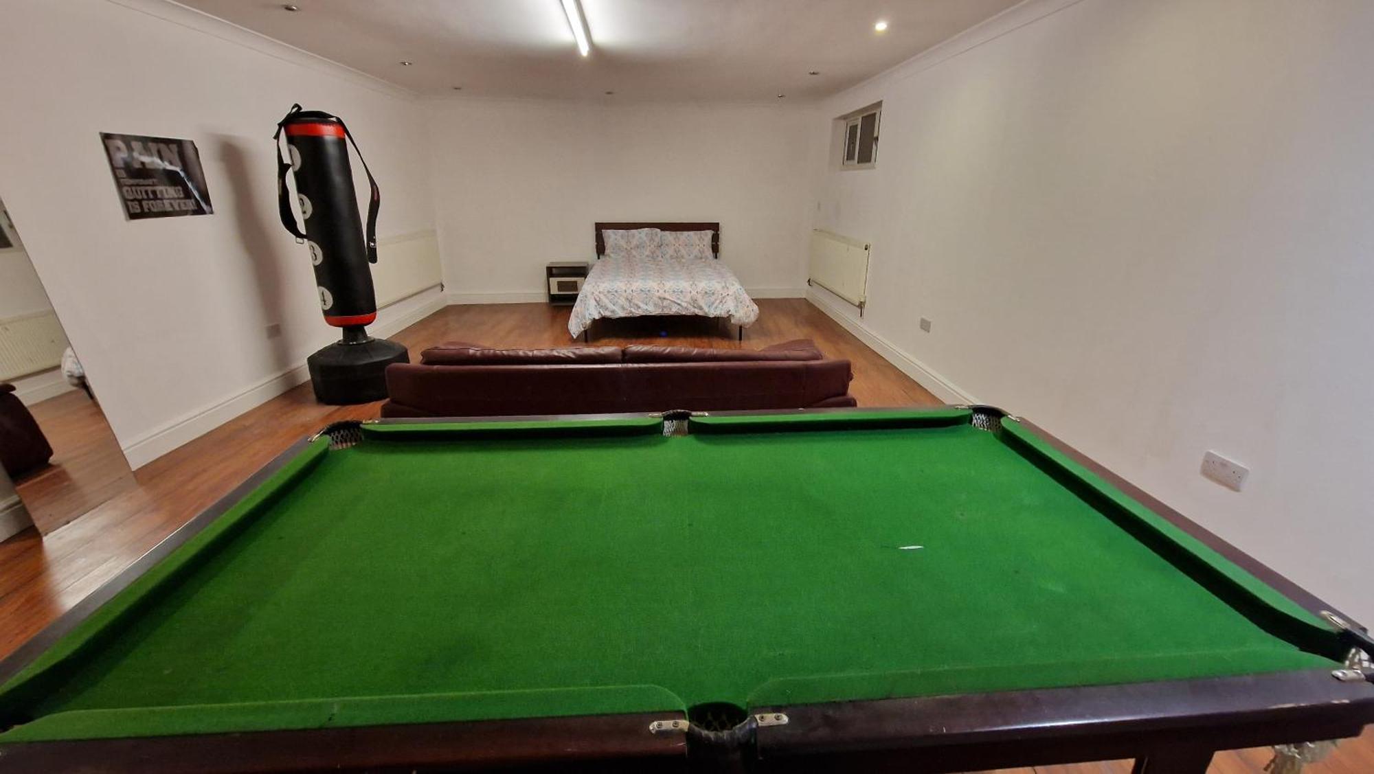 Large Annexe With Games Room Pool Table Ping Pong Air Hockey Movie Projector Windsor Eksteriør bilde